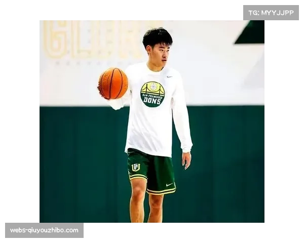 赵维伦与队友默契度提升 传球时机选择日趋合理